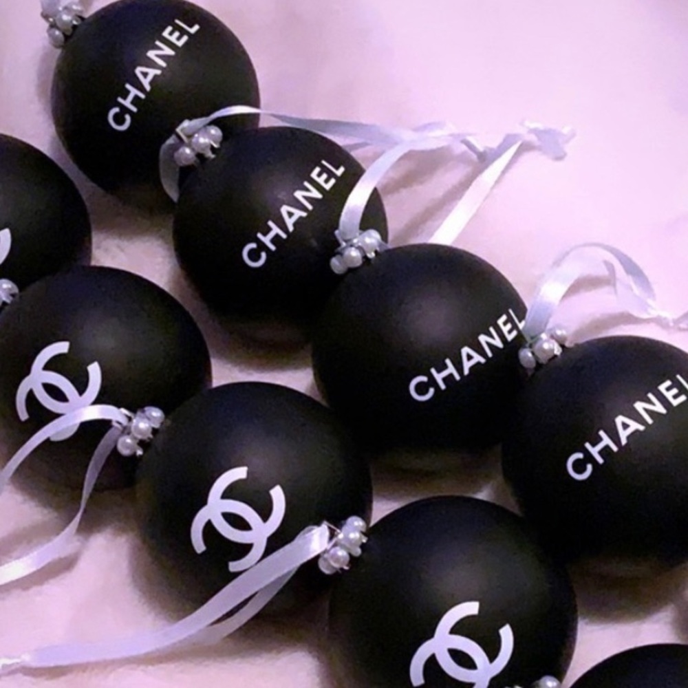 8 ornaments